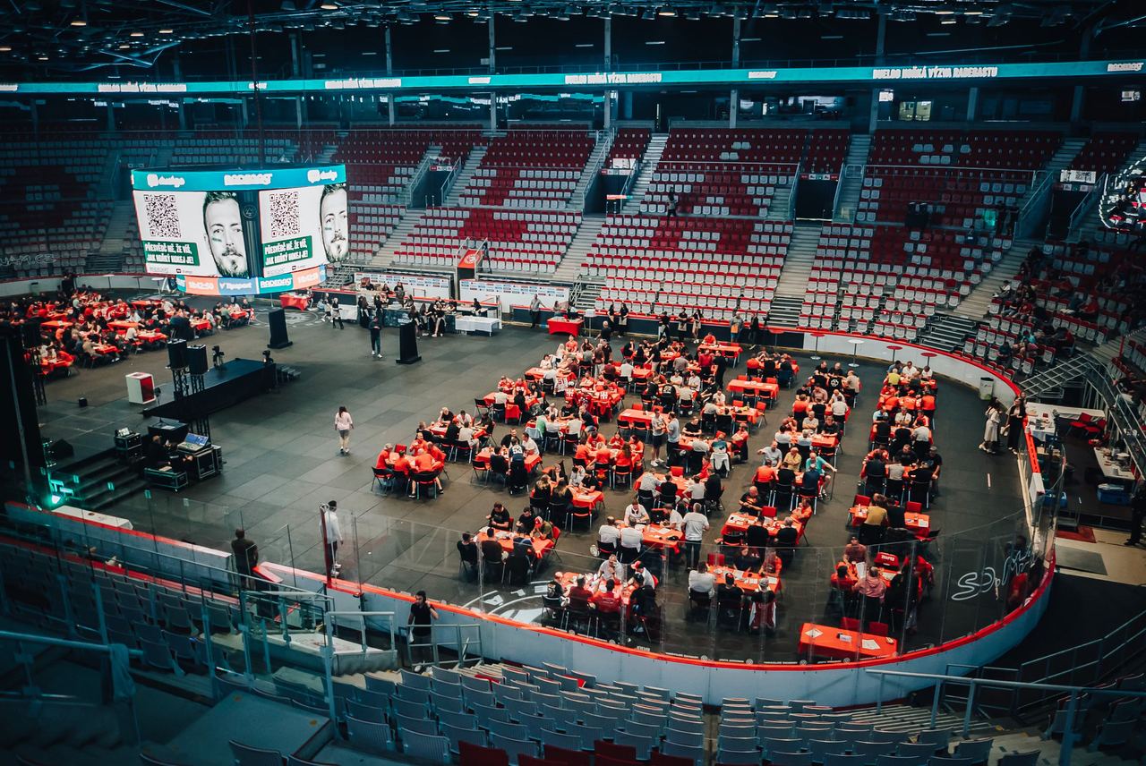 Aréna plná fanoušků